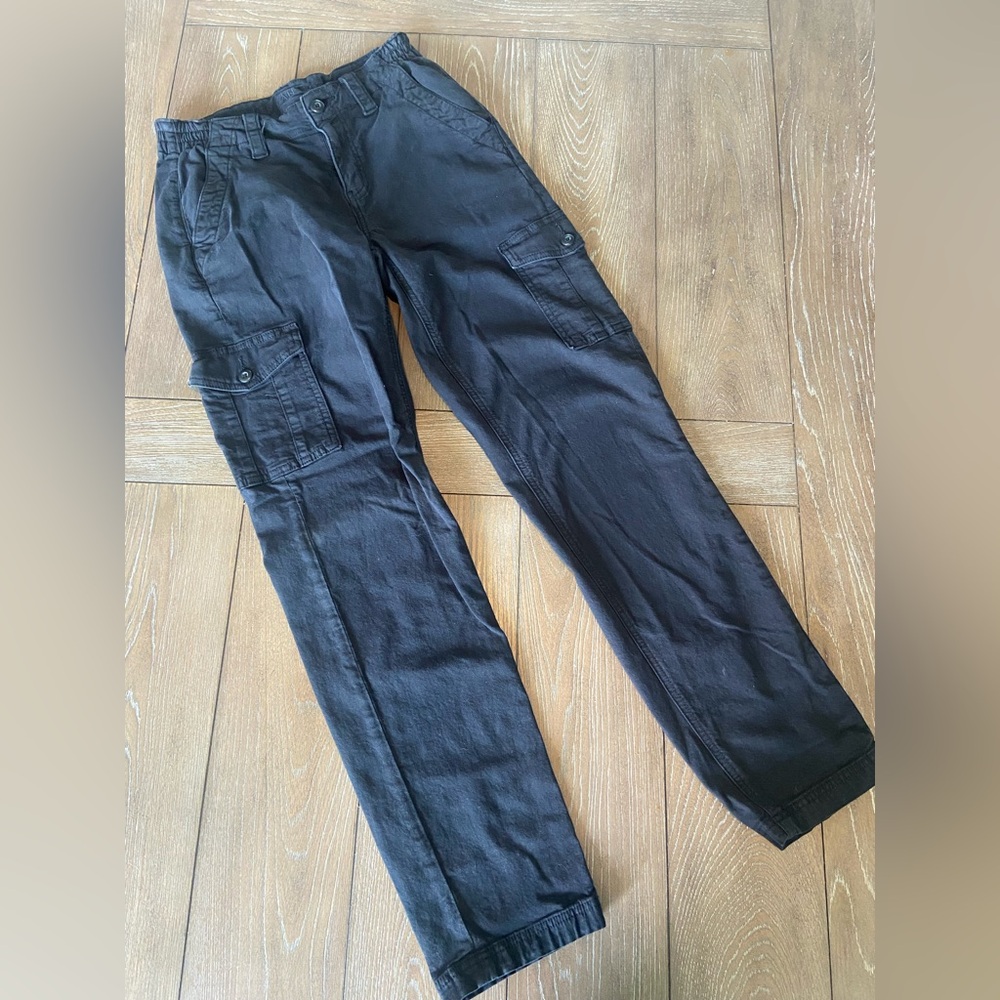 American Eagle women’s black cargo pants stretch size 0